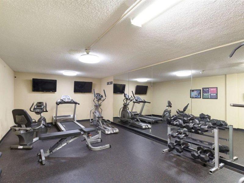 Clarion Hotel Beachwood-Cleveland Bagian luar foto