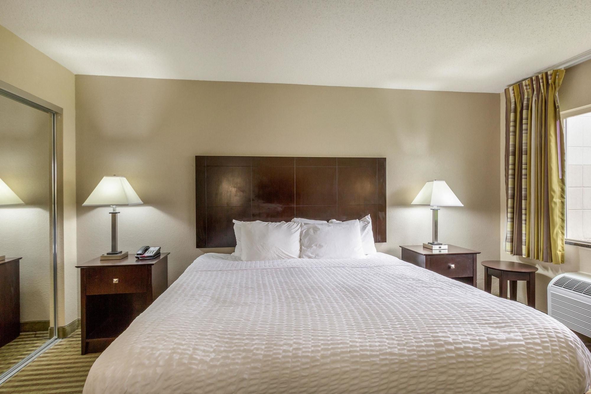 Clarion Hotel Beachwood-Cleveland Bagian luar foto
