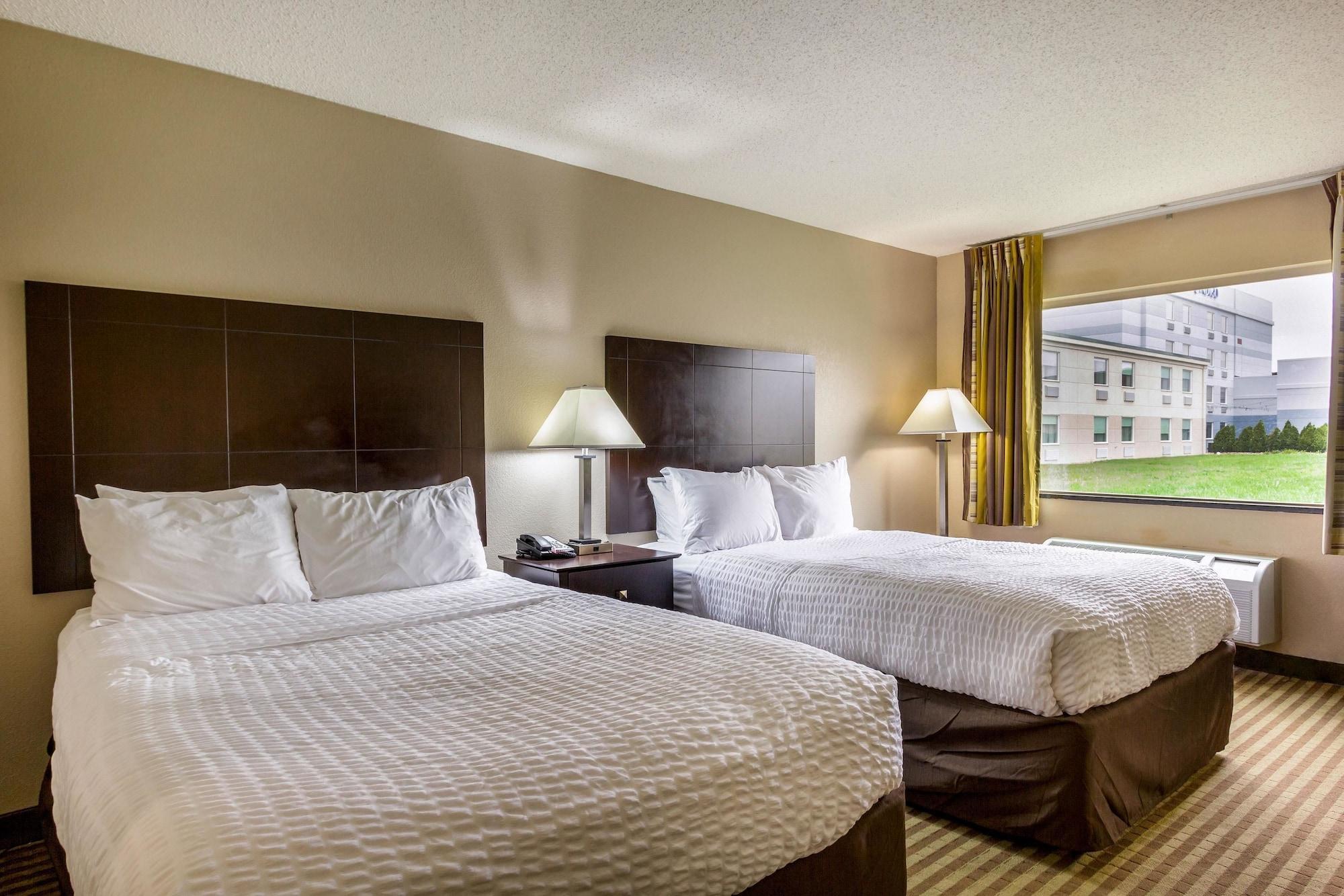 Clarion Hotel Beachwood-Cleveland Bagian luar foto