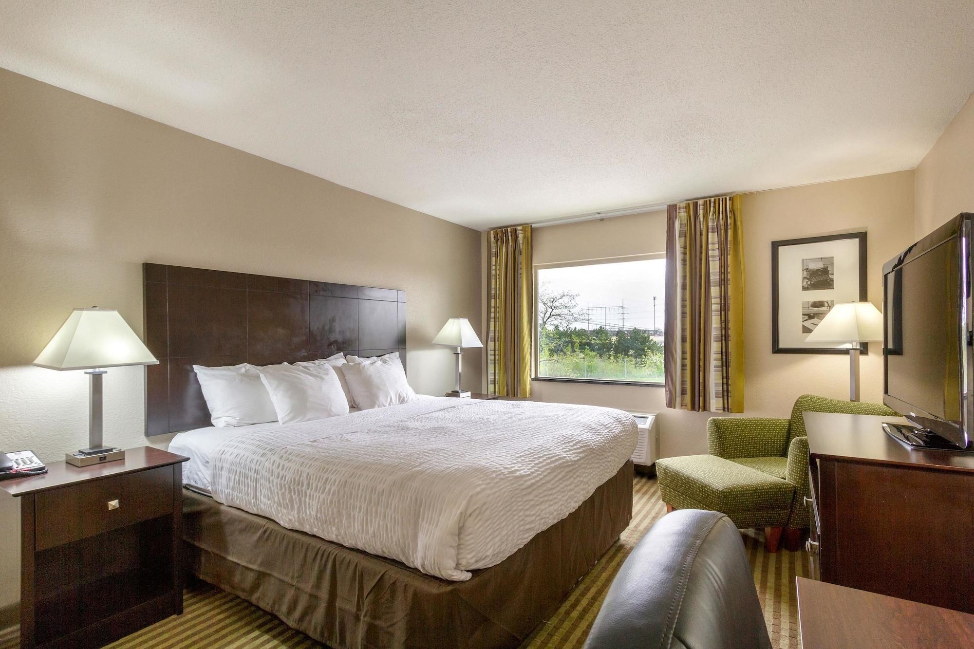 Clarion Hotel Beachwood-Cleveland Bagian luar foto