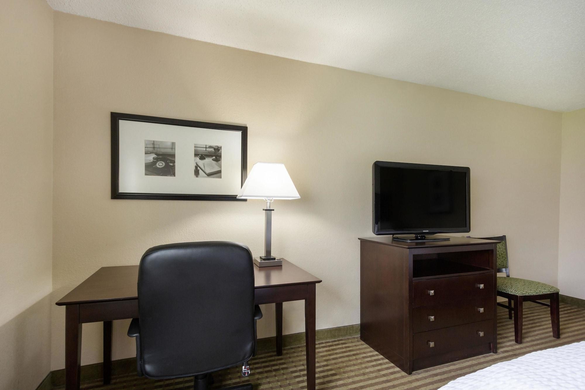 Clarion Hotel Beachwood-Cleveland Bagian luar foto