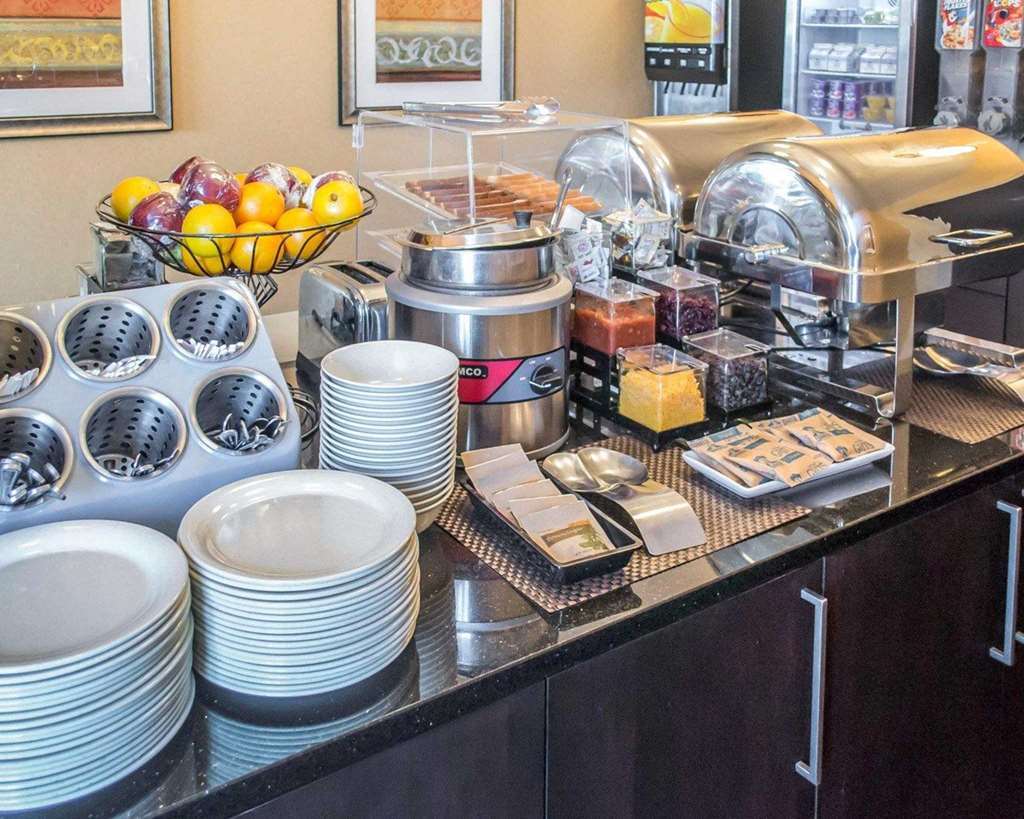 Clarion Hotel Beachwood-Cleveland Restoran foto