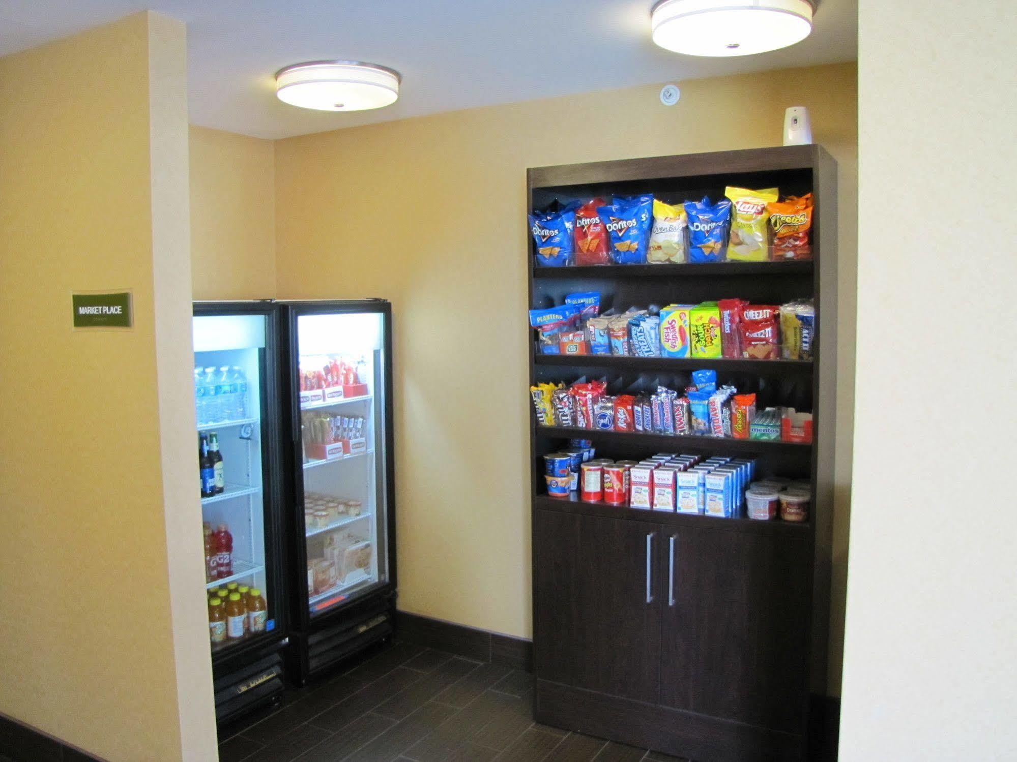 Clarion Hotel Beachwood-Cleveland Bagian luar foto