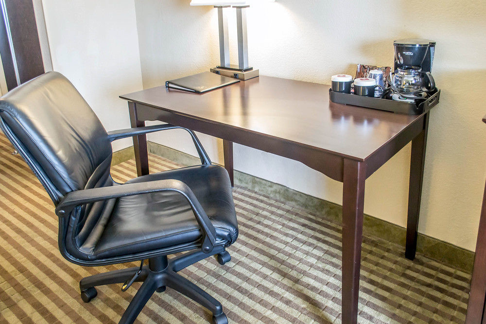 Clarion Hotel Beachwood-Cleveland Bagian luar foto