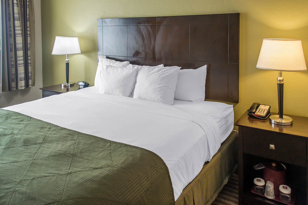 Clarion Hotel Beachwood-Cleveland Bagian luar foto
