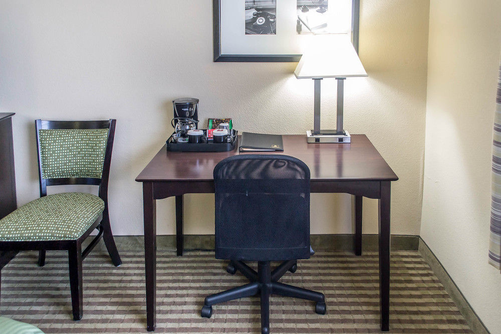 Clarion Hotel Beachwood-Cleveland Bagian luar foto