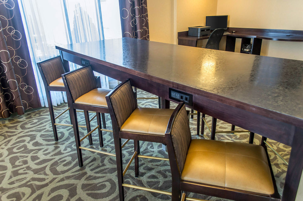 Clarion Hotel Beachwood-Cleveland Bagian luar foto
