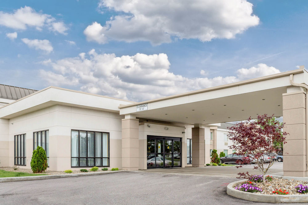 Clarion Hotel Beachwood-Cleveland Bagian luar foto