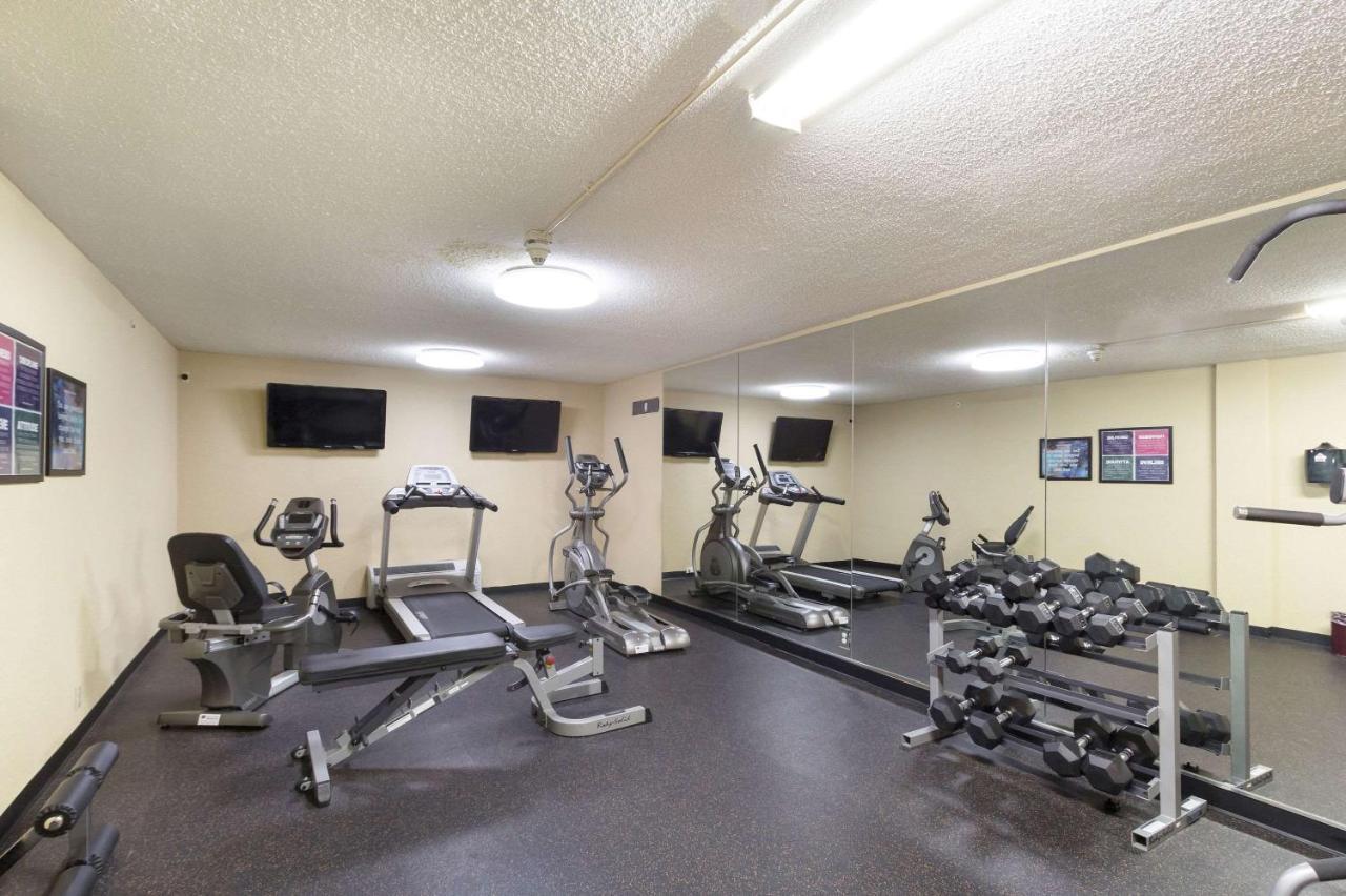 Clarion Hotel Beachwood-Cleveland Bagian luar foto
